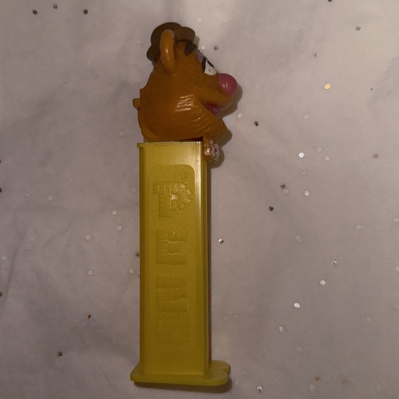 Vintage 1991 Muppets Fozzie Bear Pez Dispenser, Footed, Cleaned. - Picture 4 of 4